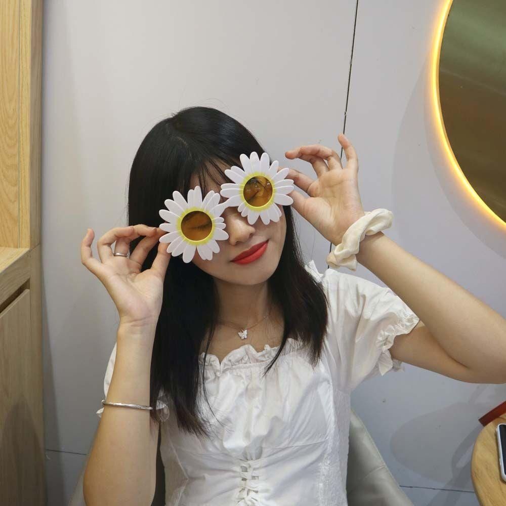 Party Supplies Sun Flower Shap - Vintage Fashion Photographers のレビューと価格