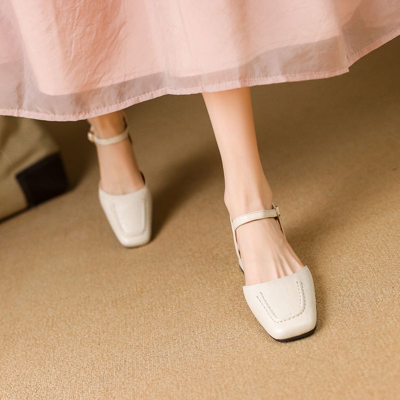 REAVE CAT 2025 Female Sandals  - Vintage Fashion Plus Size のレビューと価格