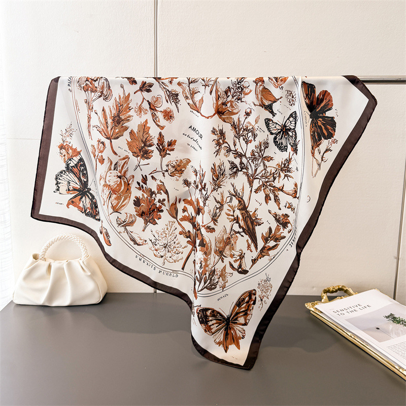 Vintage Butterfly Sketch Squar - Vintage Fashion Sketches のレビューと価格