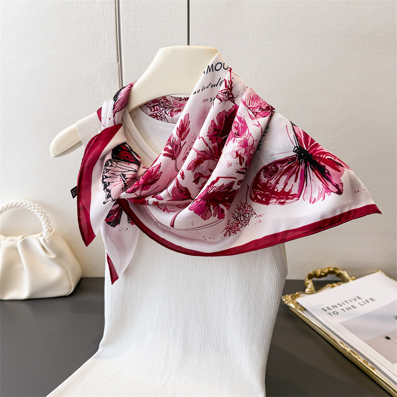 Vintage Butterfly Sketch Squar - Vintage Fashion Sketches のレビューと価格