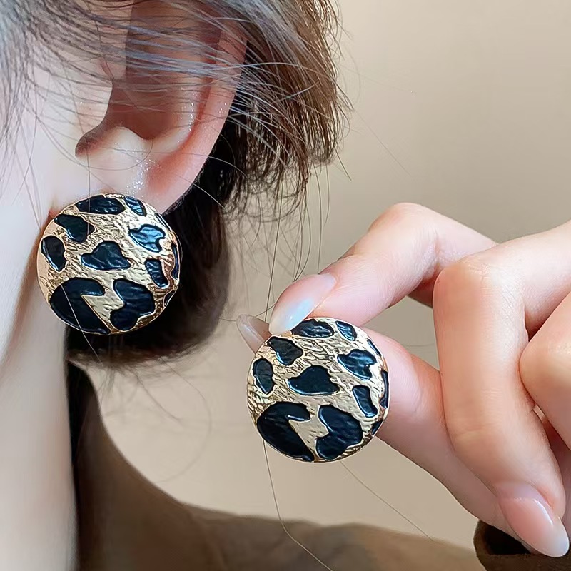 Boho Style Leopard Print Patte - Vintage Fashion Illustrations のレビューと価格