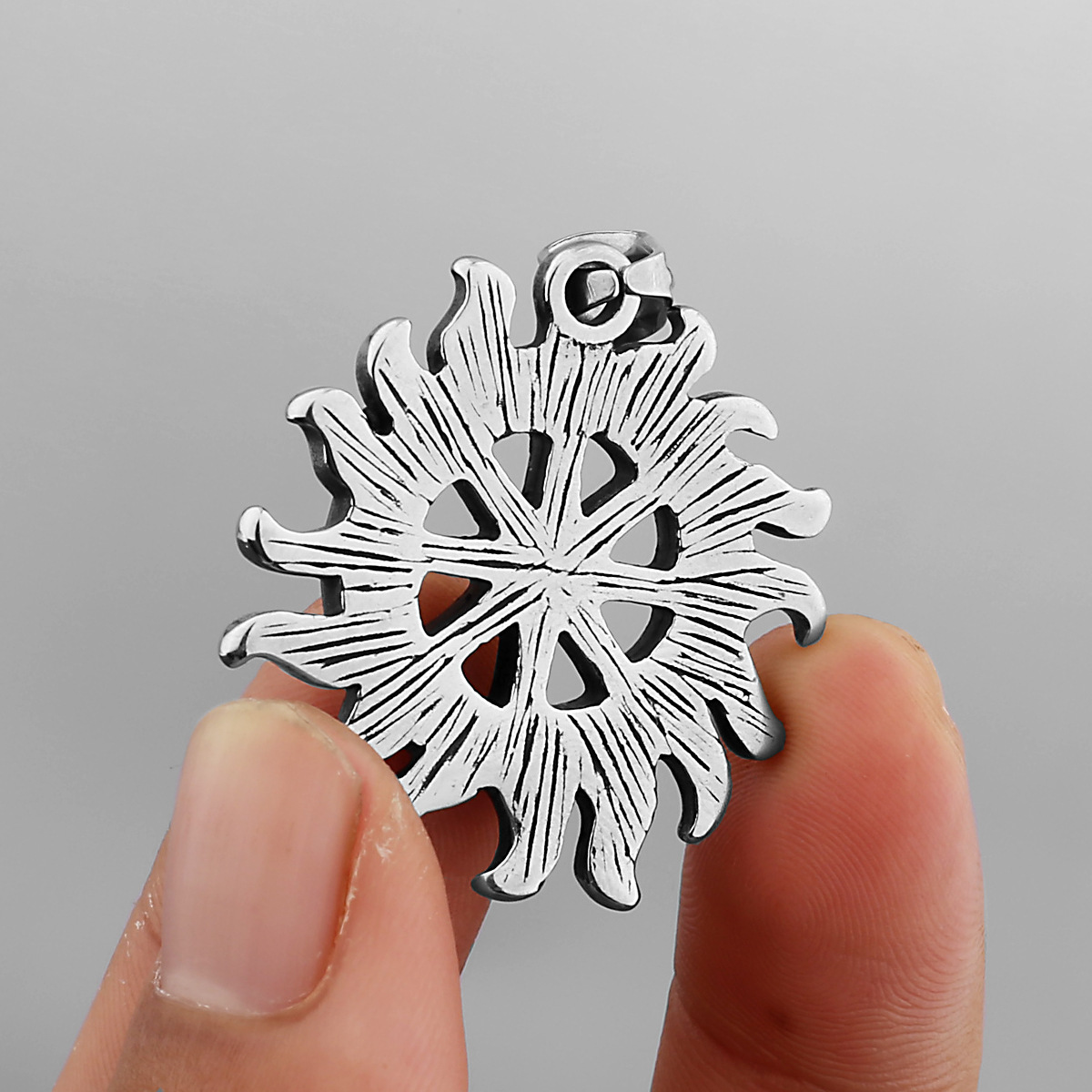 HNSP Men's Kolovrat Sun Wheel  - Vintage Fashion Wheel のレビューと価格