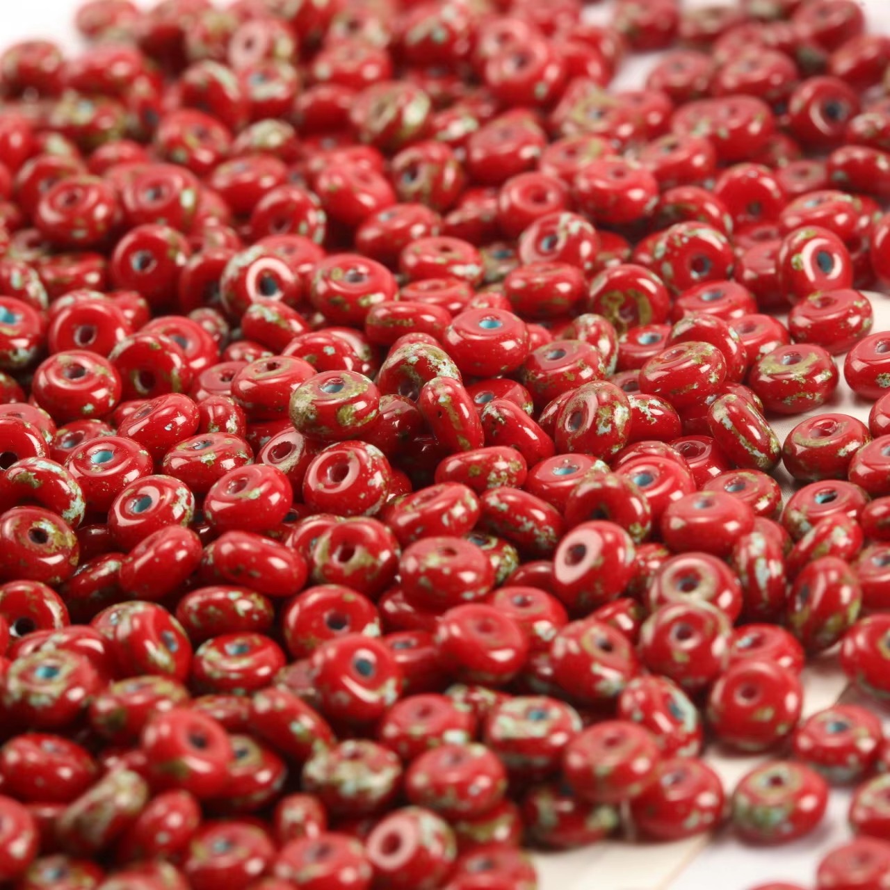 3x6mm Vintage Speckled Red Gla - Vintage Fashion Wheel のレビューと価格