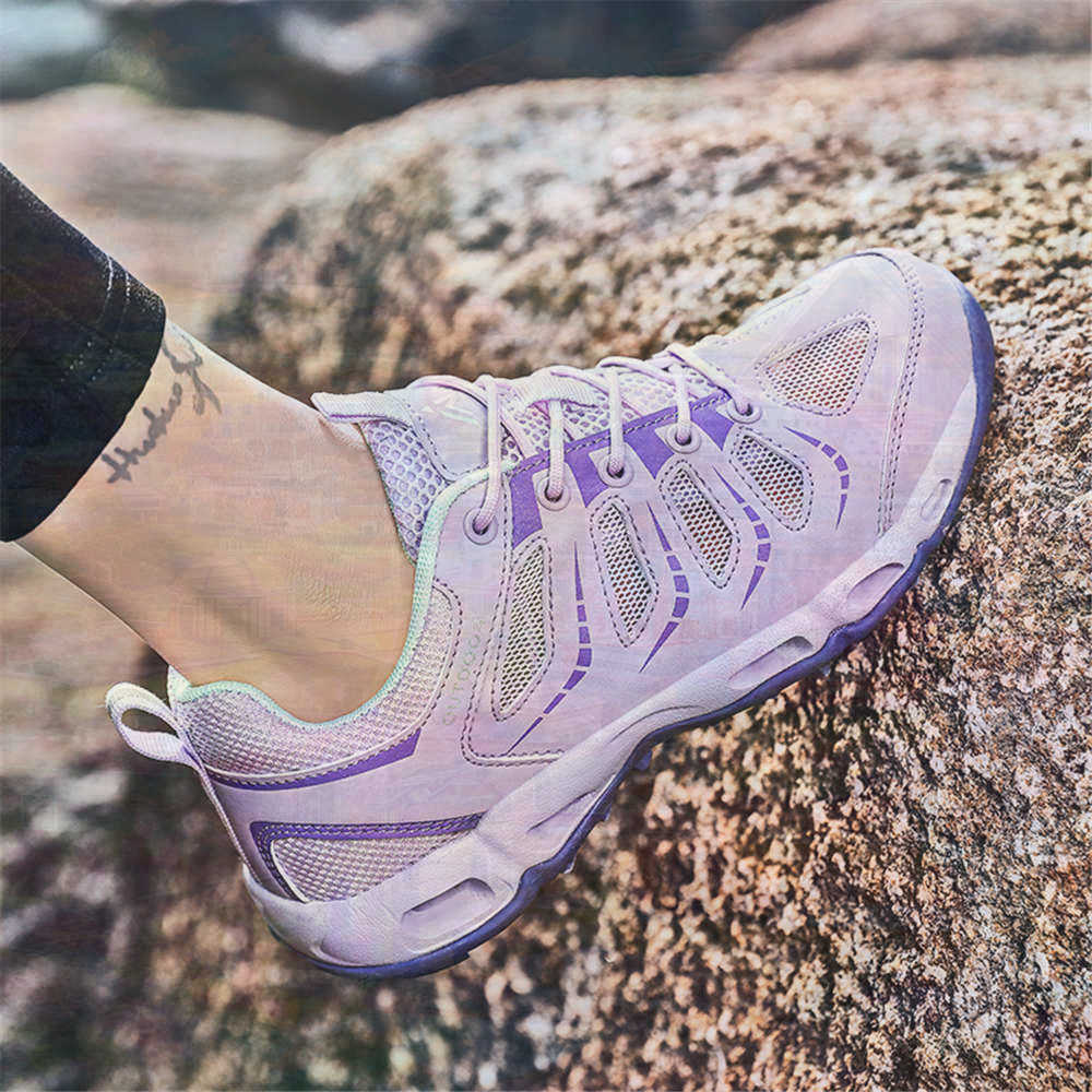 Sumer Round Tip Silver Sneaker - Vintage Fashion Collection のレビューと価格