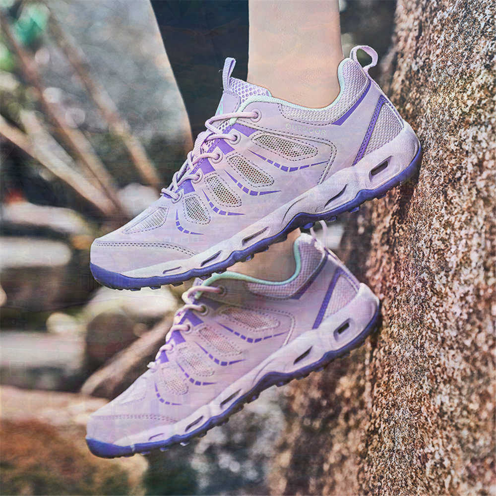 Sumer Round Tip Silver Sneaker - Vintage Fashion Collection のレビューと価格