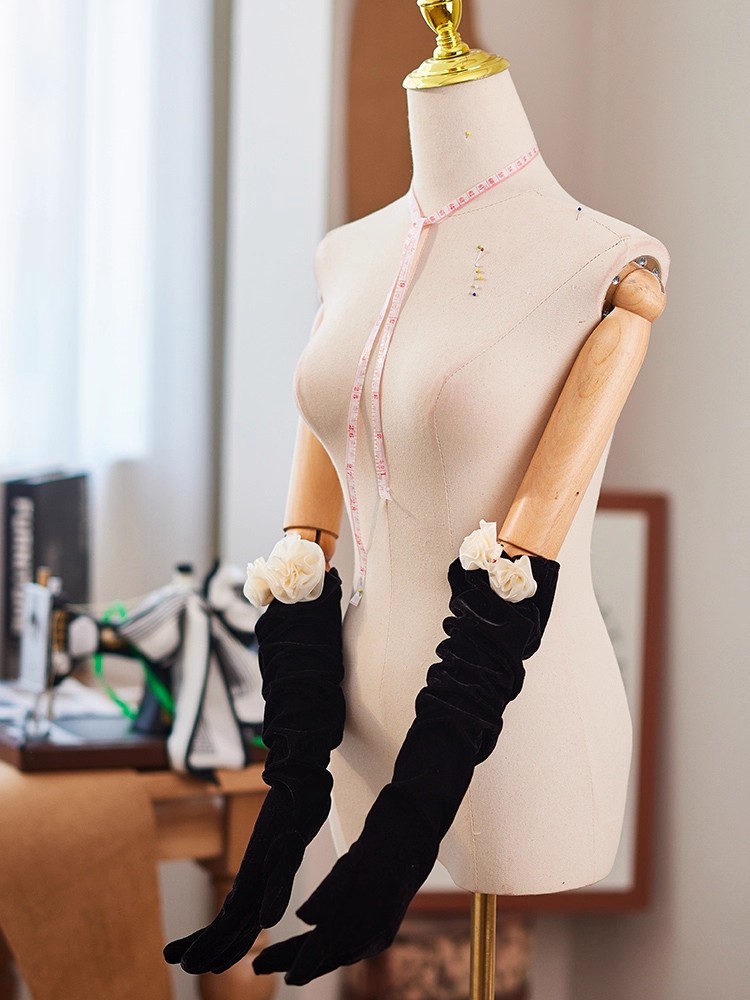 Women's Elegant Black Flower L - Vintage Fashion Photographers のレビューと価格