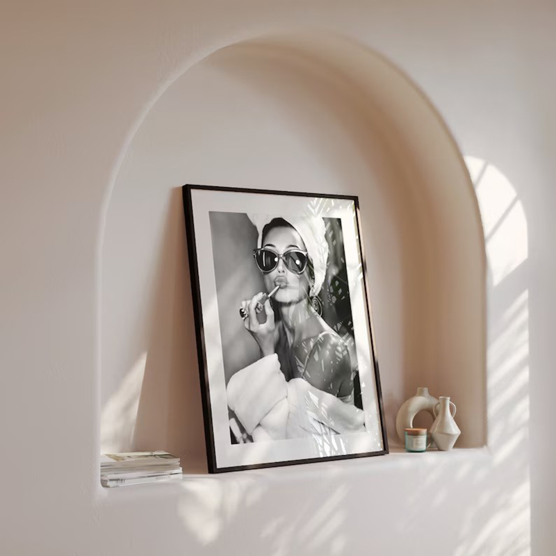 Audrey Hepburn Lipstick Canvas - Vintage Fashion Sketches のレビューと価格