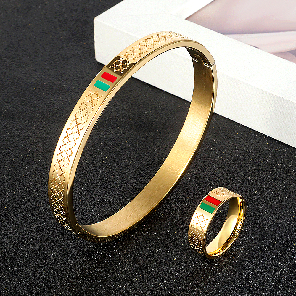 Zalman Classic Brand Green Red - Vintage Fashion Jewelry Brands のレビューと価格